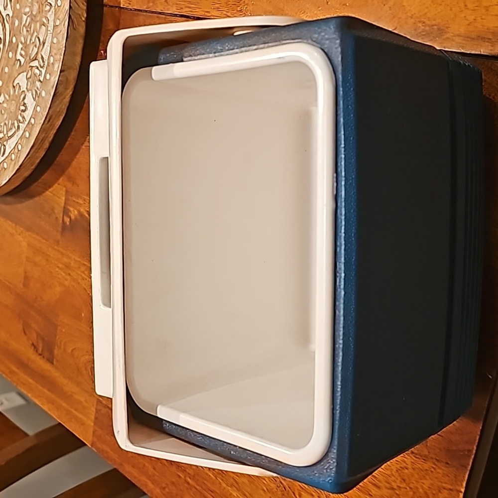 MUNCHMATE PLUS by Igloo Blue/green and White Cooler. - Picture 7 of 7
